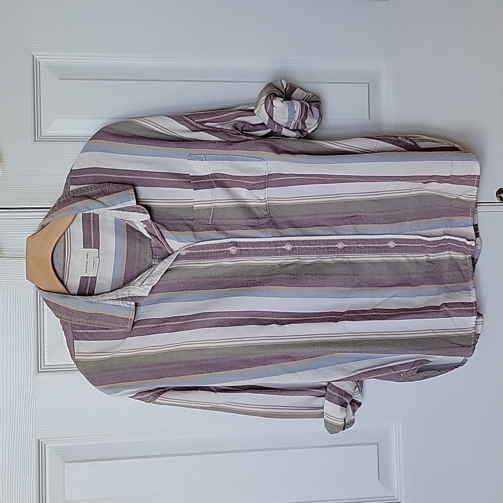 American Eagle Button Down